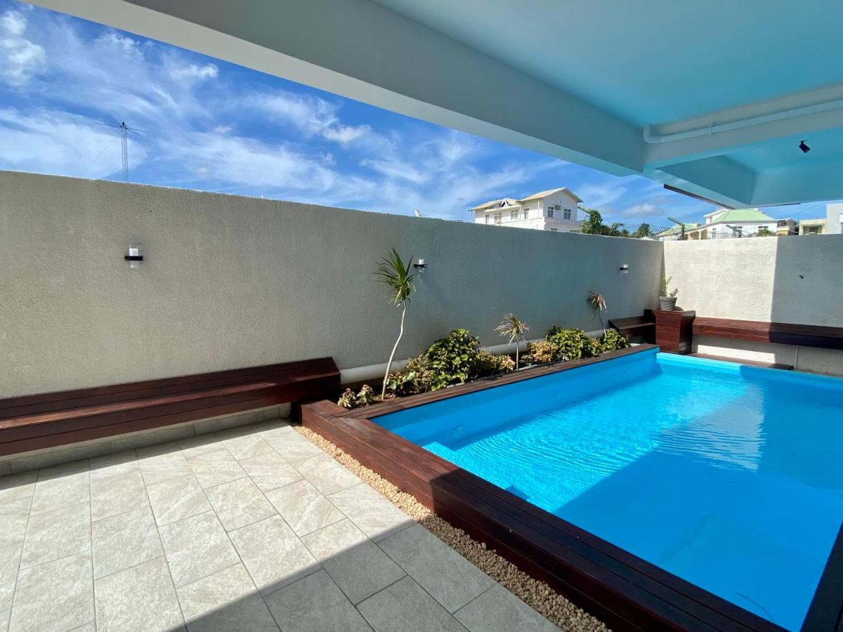 Sandstone Apartment A Walk To The Beach Flic en Flac Экстерьер фото